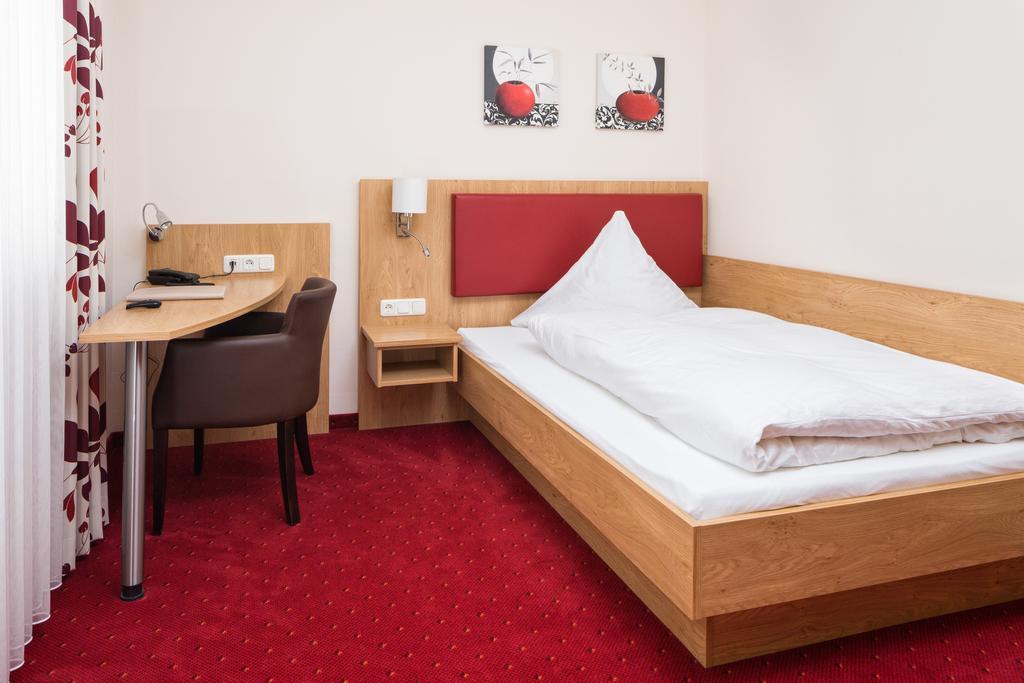 Hotel Sixt Rohr in Niederbayern Екстериор снимка