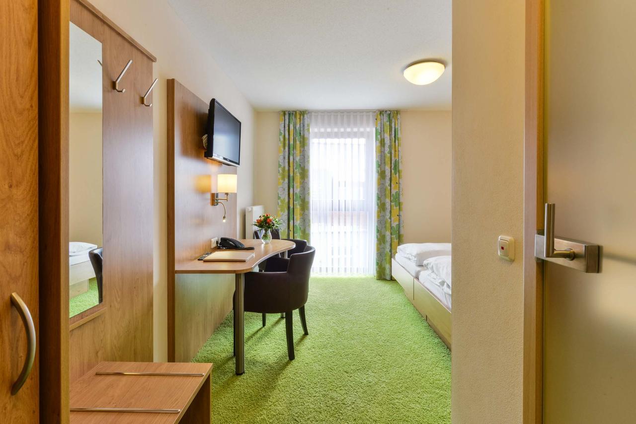 Hotel Sixt Rohr in Niederbayern Екстериор снимка