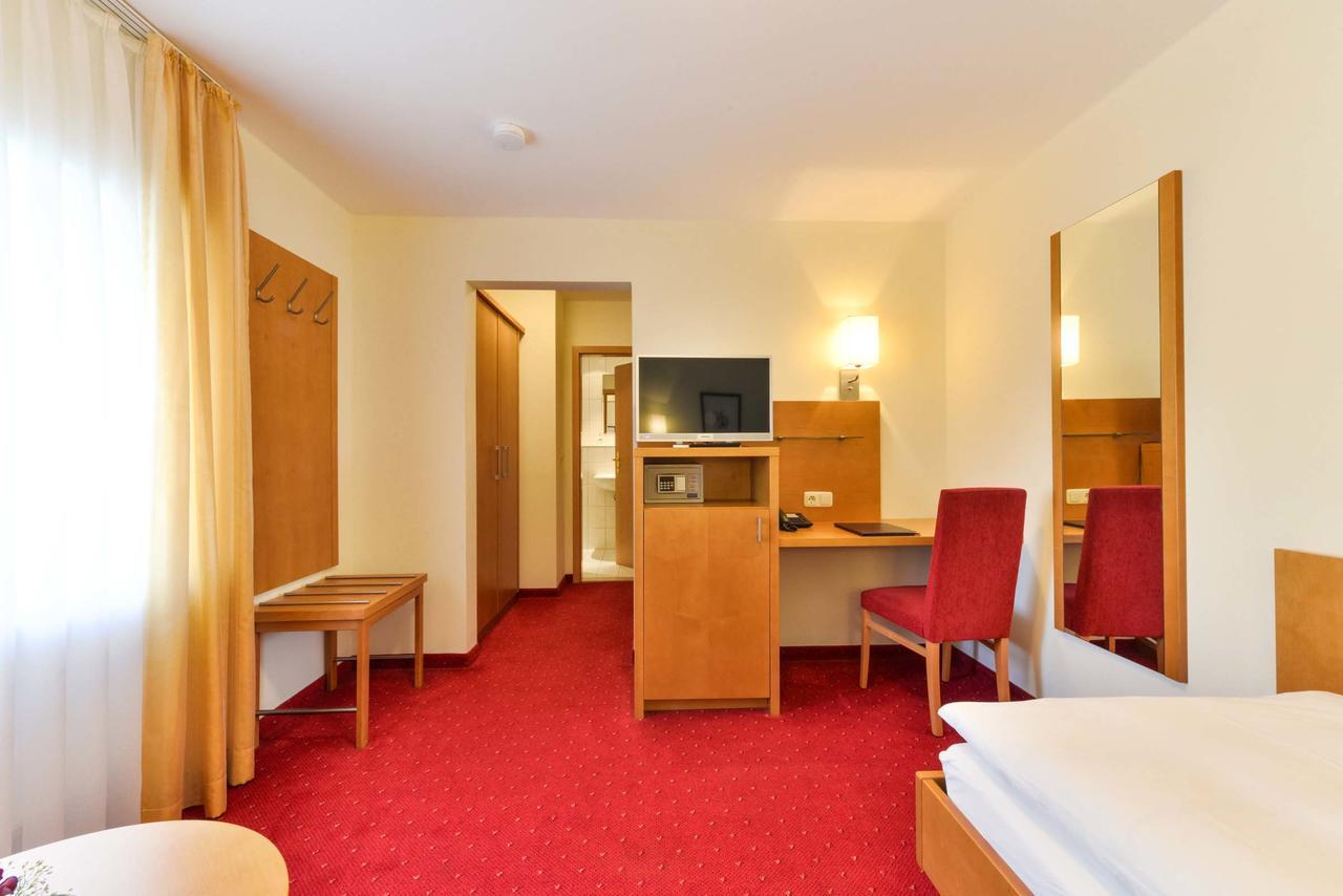 Hotel Sixt Rohr in Niederbayern Екстериор снимка