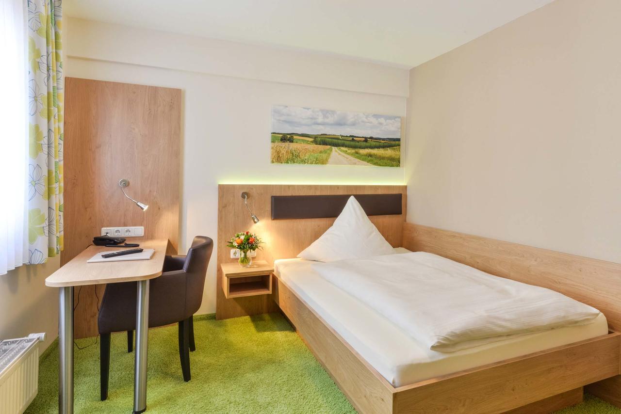 Hotel Sixt Rohr in Niederbayern Екстериор снимка